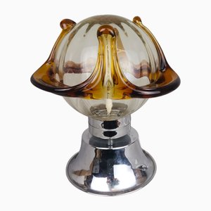 Lampada da tavolo Mid-Century moderna in vetro di Murano ambrato brutalista e metallo cromato Space Age, anni '70