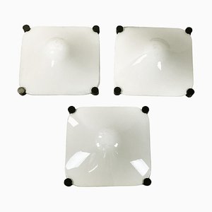 Appliques Mid-Century Modernes Blanches par Elio Martinelli pour Martinelli Luce, Italie, Set de 3