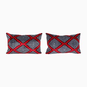 Housses de Coussin Ikat Ouzbek Rouge en Soie, Set de 2