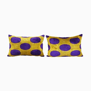 Fundas de cojín de terciopelo Ikat de seda morado. Juego de 2