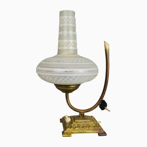 Lámpara de mesa portátil Aladino portuguesa vintage de vidrio y latón, años 40