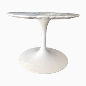 Mesa auxiliar de Eero Saarinen para Knoll Inc. / Knoll International, años 2000