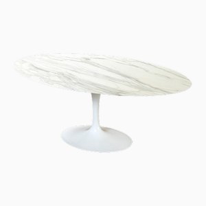 Mesa modelo Tulip con tablero de mármol atribuida a Eero Saarinen, años 70