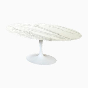 Tavolo modello Tulip con ripiano in marmo attribuito a Eero Saarinen, anni '70
