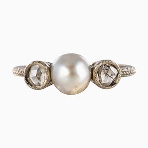 Anello in oro bianco a 18 carati e diamanti con perle, anni '30