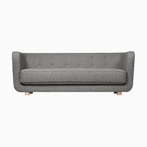 Hallingdal Vilhelm Sofa aus grauer und natürlicher Eiche von Lassen