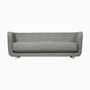 Sahco Nara Vilhelm Sofa in Grau und Eiche natur von Lassen