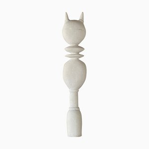 Escultura de mármol Cat King de Tom Von Kaenel