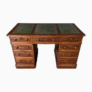 Viktorianischer Schreibtisch aus Mahagoni mit Knieloch