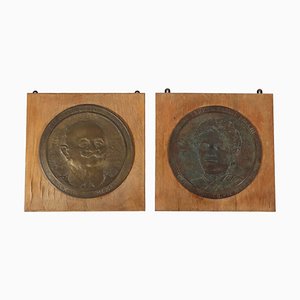 Tondos de bronce de E. Bazzaro, Italia, siglo XX. Juego de 2