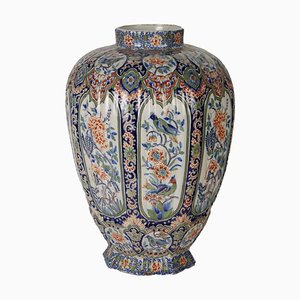 Vaso in ceramica con motivi vegetali e animali, XX secolo