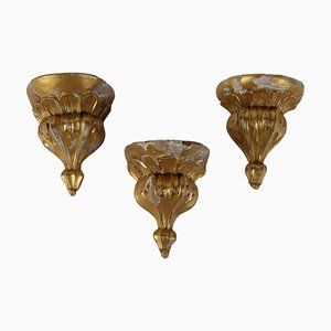 Kleine Regale aus geschnitztem und vergoldetem Holz sowie Marmorimitat, 1800er, 3 . Set
