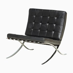 Poltrona Barcelona in pelle nera attribuita a Ludwig Mies van der Rohe & Lilly Reich per Knoll, inizio XXI secolo