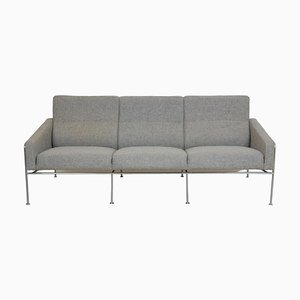 Airport Three-Seater Sofa in Gray Hallingdal Fabric by Arne Jacobsen for Fritz Hansen, 1960s