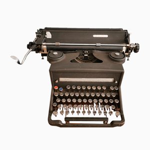 Máquina de escribir de Olivetti, Italia, años 40