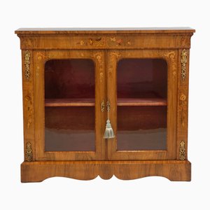 Mueble de embarcadero victoriano de marquetería de nogal y Ormolu dorado con 2 puertas