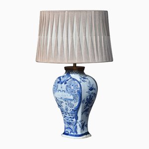 Lámpara de mesa china con jarrón en azul y blanco