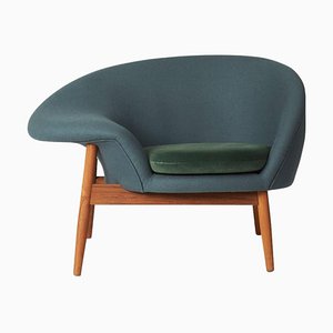 Fried Egg Left Lounge Chair Petrol in Forest Green by Warm Nordic
