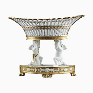 Cesta grande de porcelana de París con dos cupidos, década de 1830