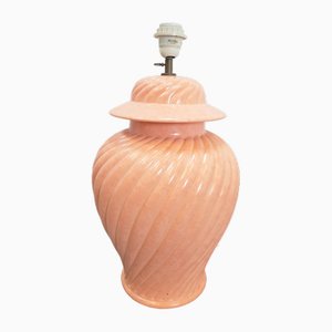 Lámpara de mesa estilo Regency de cerámica rosa de Kostka, Francia, años 80