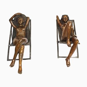 Große Sonnenbadende Damen aus Bronze, 1980er, 2 . Set