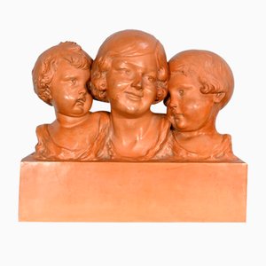 P. Dumont, Art Deco Mother and Her Children, anni '20, Gruppo in terracotta patinata