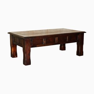 Tavolino da caffè vintage in quercia con gambe robuste e ripiano in legno a tre assi