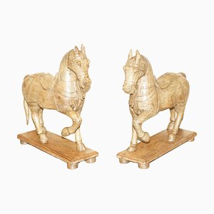 Estatuas decorativas de caballos de madera tallada a mano, 1880. Juego de 2