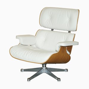 Fauteuil en Merisier et Cuir Blanc par Charles & Ray Eame pour Vitra, États-Unis