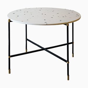 Simple Round Table by Contain
