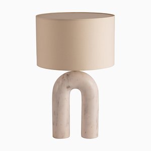 Lámpara de mesa Arko de mármol blanco de Simone & Marcel