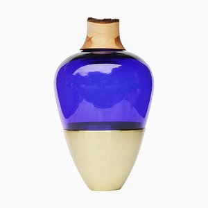 Vase Inde Ultramarine I par Pia Wüstenberg