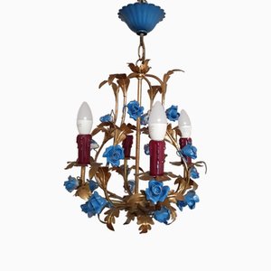 Lampadario piccolo con struttura in metallo dorato con riempimento colorato a candela e fiori blu, anni '70