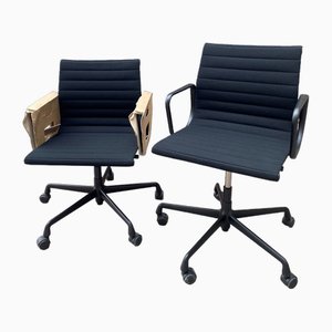 Ea118 di Charles & Ray Eames per Vitra, set di 2