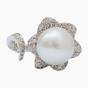Anillo de oro blanco de 18 kt con perlas, diamantes