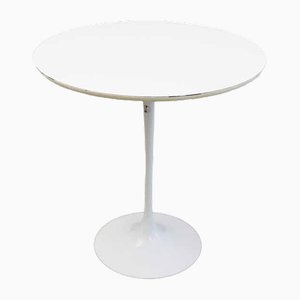 Mesa auxiliar de Ero Saarinen para Knoll International, años 60