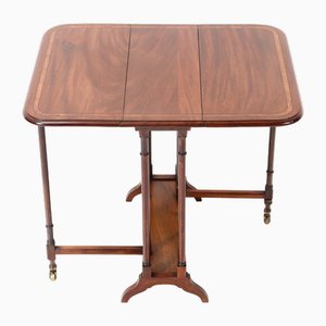 19th Century English Spider Leg Table with Drop Leaves in Walnut