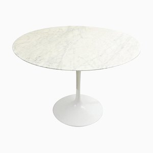 Mesa de comedor Tulip Mid-Century redonda de mármol blanco atribuida a Eero Saarinen para Knoll, años 60