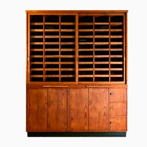 Mueble de farmacia vintage de pino