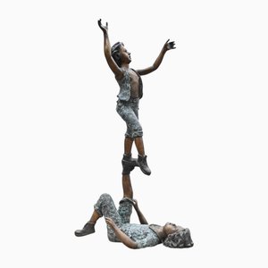 Scultura da giardino con statua in bronzo di Acrobata per bambini