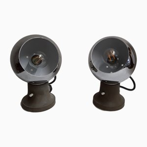 Lámparas de mesita de noche alemanas vintage con pie de metal gris con soporte magnético y pantalla de cámara ajustable cromada, años 70. Juego de 2