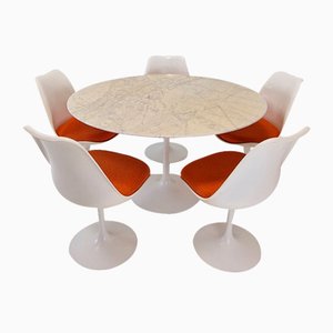 Mesa de comedor de mármol con sillas de Eero Saarinen para Knoll, años 60. Juego de 6