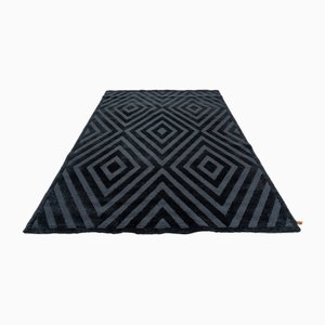 Tapis moderne scandinave tufté à la main par Gunilla Lagerhelm Ullberg & Maja Johansson pour Kasthall. 295x200 cm (116 x 79 pouces).