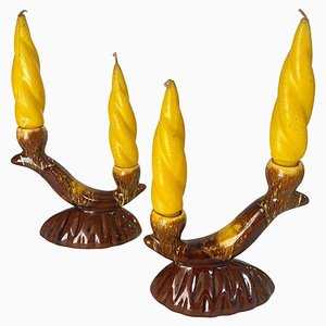 Candelabro francés de cerámica con velas amarillas, Francia, años 70. Juego de 2