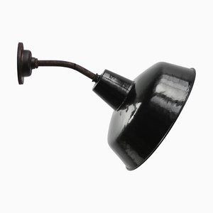 Lámpara de pared francesa industrial vintage de hierro fundido y esmalte negro