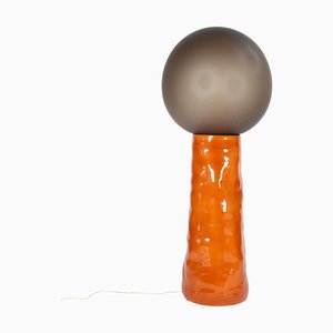 Lampadaire Kokeshi High Gris Acetato Terracotta par Pulpo