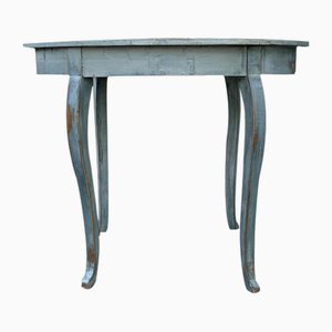 Blau lackierter Tisch aus Tannenholz