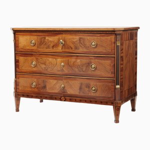 Louis XVI Chest of Drawers in Walnut, 1790s