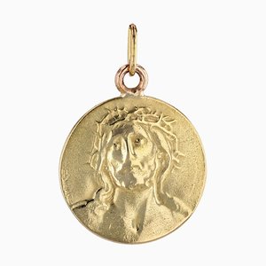 Colgante con medalla de Cristo de oro amarillo de 18 kt, siglo XX de E Dropsy