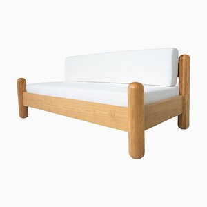 Canapé Mid-Century Moderne en Bois et Tissu Blanc Bouclé, Italie, 1970s